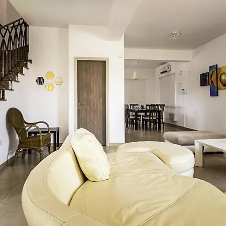 Nissi Gintare Villa